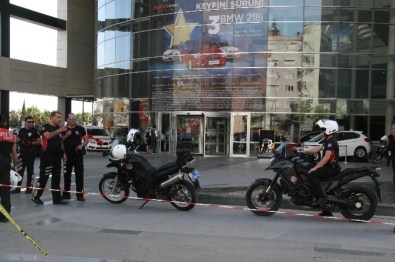 AVM'de korkutan yangın