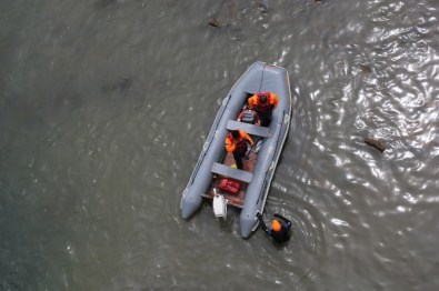 Çorun Nehri'ne Düşen İşçi Kayboldu