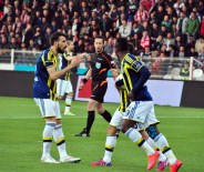 HALIS ÖZKAHYA - Fener'in İmdadına Sow Yetişti