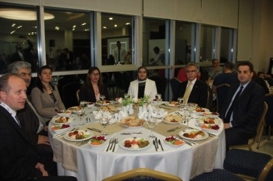 Sempozyuma Yemekli Veda