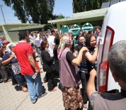 Adana'da Trafik Kazasında Ölen 5 Kişi Toprağa Verildi