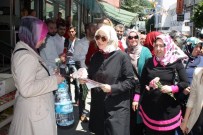 MANIPÜLASYON - AK Parti'li Vekil Adayları Bağcılar'da Sevgi Yürüyüşü Yaptı