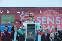 İDRİS GÜLLÜCE - Bakan Güllüce CHP Standına Karanfil Bıraktı