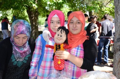 Çocuklar Eğitimlerine Katkı İçin Kermes Düzenlediler