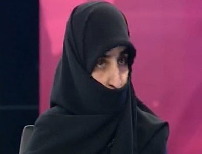 Hatice Börü'den Cüneyt Özdemir'e tepki