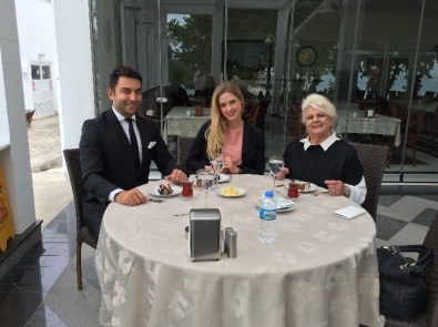 Kerem Göğüş Açıklaması 'Türkiye Olarak Seçilmiş Ve 'Söz Milletindir' Diyen Kişileri Baş Tacımız Yapmalıyız'