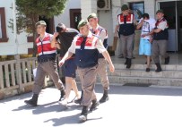 JANDARMA ALAY KOMUTANLIĞI - Otomobilde Bulunan 6 Silaha 2 Tutuklama