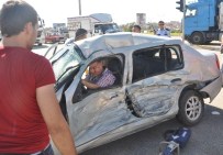 SEZAI KARAKOÇ - Tır'ın Çarptığı Otomobil Sürücüsü Araçta Sıkıştı