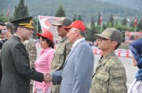 Acemi Erlerin Yemin Töreninde Duygusal Anlar