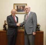 UTKU ÇAKIRÖZER - Ankara Yolcusu Vekiller Başkan Kurt'u Ziyaret Etti