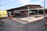 BALIK TEZGAHLARI - Ayvalık Belediyesi Her Hafta Pazaryerlerini Yıkıyor