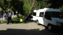 BOMBA İMHA ROBOTU - Gaziantep'te Şüpheli Çanta Paniği