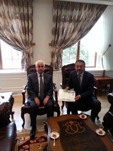 Gıda, Tarım Ve Hayvancılık Müdürü Sarı'ya 'Başarı Belgesi'