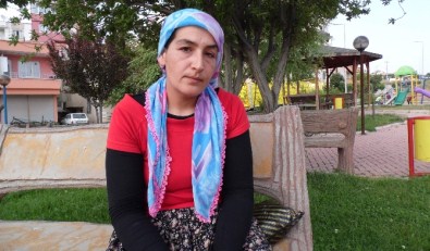 Koca Dayağından Bıkan Kadın Sokaklarda Yaşıyor