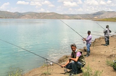 Kuşçu'da 3. Balık Avlama Yarışması