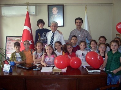Minik Öğrencilerden Mehmetçik Vakfı'na Bağış