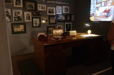 'Ömrüne Sığmayan Adam Açıklaması Aziz Nesin' Sergisi