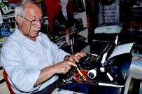 Teknolojiye Daktilo İle Meydan Okuyor