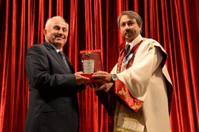 Trakya Üniversitesi 'Akademik Başarı Ve Mezuniyet Töreni' Yapıldı