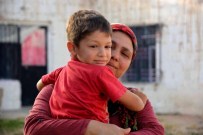 Yürüyemeyen Küçük Ramazan Yardım Bekliyor