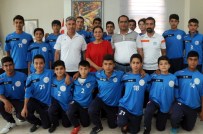 HÜSEYIN AYDıN - Akdeniz Belediyespor U14 Futbol Takımı 4'Lü Finallere Kaldı