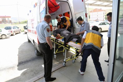 Bayburt'ta Trafik Kazası Açıklaması 2 Yaralı