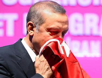 Erdoğan'ın öptüğü Türk bayrağının sırrı