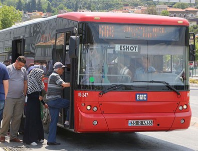 İzmir'de toplu ulaşımda kağıt bilet dönemine dönüş