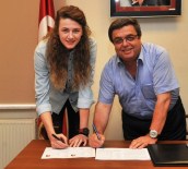 ALI KARAMıK - Nilüfer Belediyespor, Meryem Boz'u Renklerine Kattı