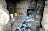 HALIKARNASSOS - Tarihi Mezar Odaları Çöplük Gibi