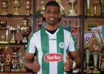 LIZBON - Torku Konyaspor'a Portekizli Stoper