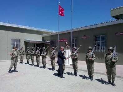 Vali Taşyapan, Hudut Karakollarını Gezdi