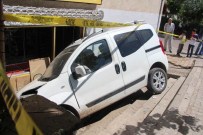 DÜZAĞAÇ - Babasının Arabasıyla Markete Daldı Açıklaması 3 Yaralı