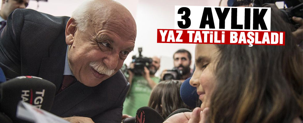 Bakan Avcı'dan görme engelli öğrencilere karne