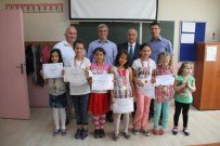 KONURALP - Başkan Akcan Öğrencilere Kitap Hediye Etti