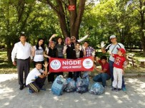 KEMERHISAR - Çevre Koruma Haftası'nda Gençler Çöp Topladı