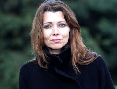 Elif Şafak Türkiye'yi İngiliz gazetesine şikayet etti