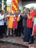Galatasaray'ın Bayrağı Şampiyonlar Anıtına Çekildi