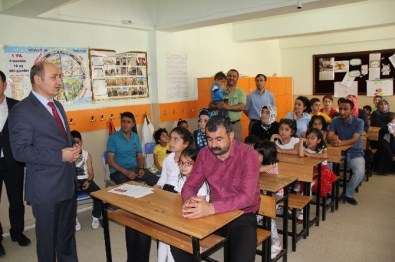 Hakkari İl Genelinde 74 Bin 200 Öğrenci Karne Aldı