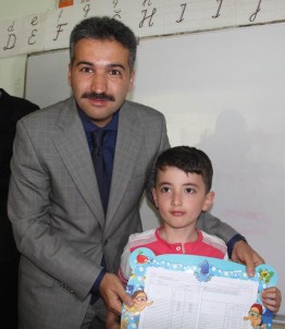 Okullanda Karne Heyecanı