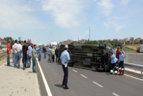 TRAFİK LAMBASI - Yolcu Minibüsü Devrildi Açıklaması 11 Yaralı