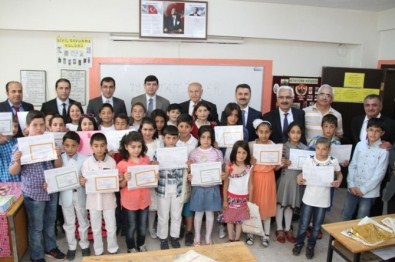 2014-2015 Yaz Tatili Karne Töreni Yapıldı