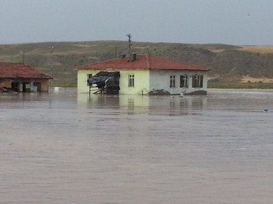 Çankırı'da Sel Tarım Arazilerine Zarar Verdi