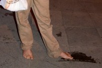 NEYZEN TEVFIK - Çıplak Ayaklarıyla Mendil Satıyor