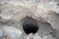 SELÇUKLULAR - Tarihi Alan, Definecilerin Uğrak Yeri Haline Geldi