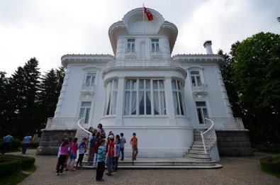 Trabzon'da Tarihi Mekanlara Turist İlgisi