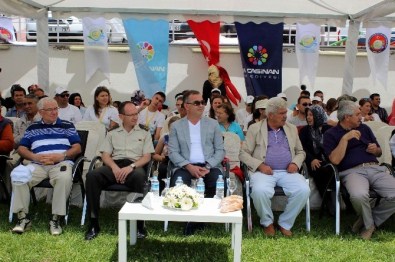 Kocasinan Belediyesi Ve Kobder'in Ortaklaşa Düzenlediği Yarışmada Dereceye Girenlere Ödülleri Verildi