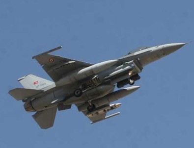 Suriye'den Türk Jetine Taciz