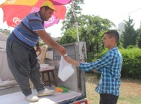 DEMİRKAZIK - Adanalı Kar Yiyerek Serinliyor