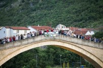 MOSTAR KÖPRÜSÜ - Gençlerimiz 'Ayvaz Dede' İçin Bosna'Da